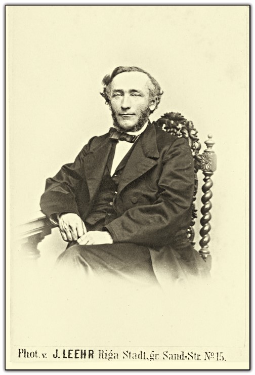 Mācītāja dēls Johanes Henrihs (Johannes Heinrich Guleke) pabeidza Tartu universitāti un kļuva par mācītāju, bet tad šo darbu pameta un turpmākos dzīves gadus nodevās pedagoģijai. Pēc Jāņa Cimzes nāves no 1881.-1883. gadam viņš bija Vidzemes draudžu skolotāju semināra vadītājs.